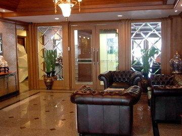โรงแรมฮาเวิร์ดสแควร์บูติค 3*