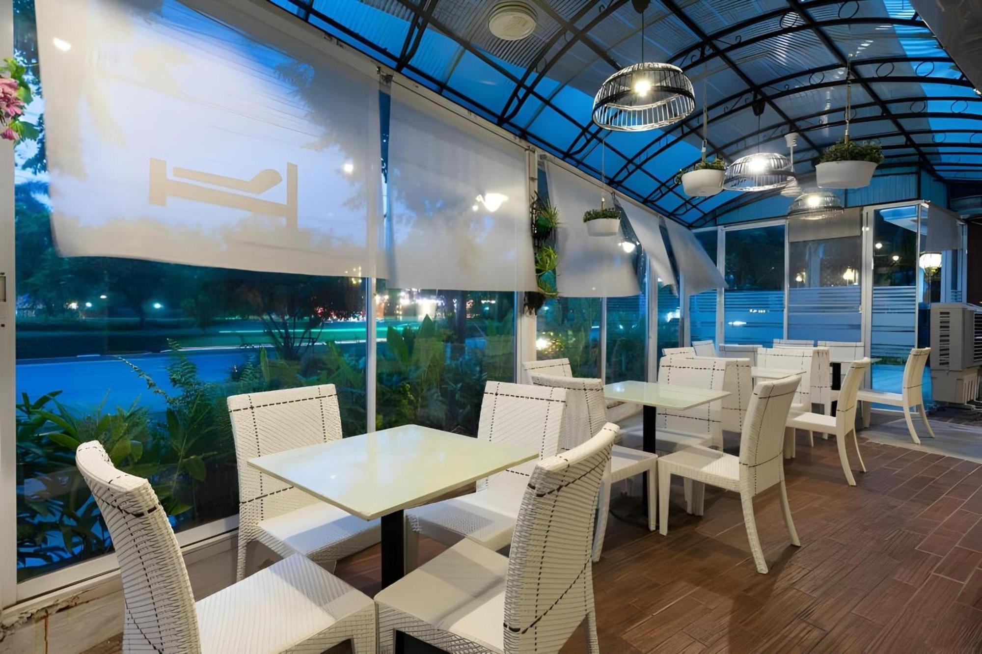 होटल Collection O Howard Square Boutique 3*